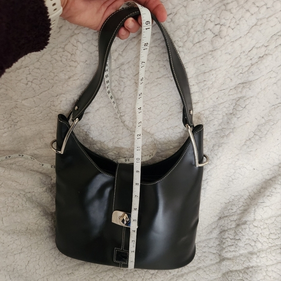 Dooney and Burke vintage Black Leather Shoulder Bag - Picture 7 of 13